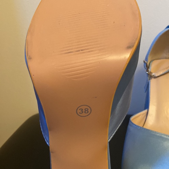 Fashion nova baby blue heels size 8 - Picture 4 of 4